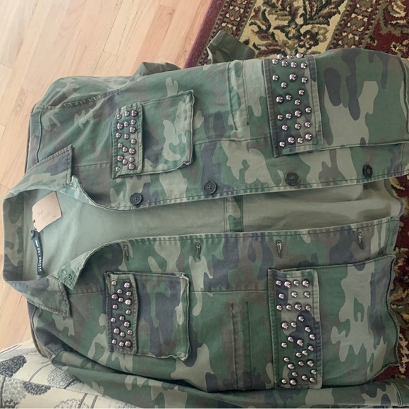 Camo jacket with sequin mouth patch - Picture 3 of 3